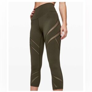 Lululemon Wunder Under green leggings size medium